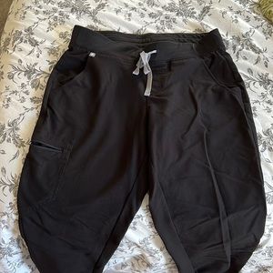 Figs size medium black Zamora jogger scrubs